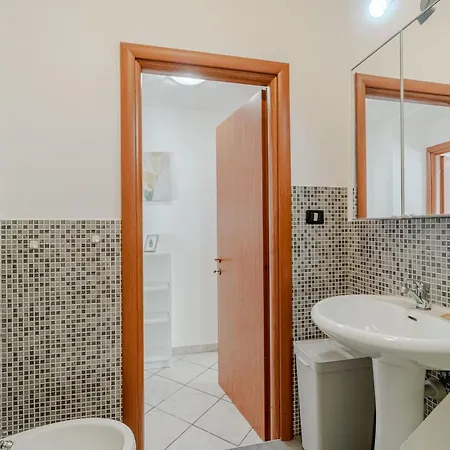 Guesthost - Walk To The Po River & Center Turin