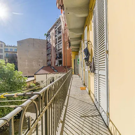 Guesthost - Walk To The Po River & Center Apartment