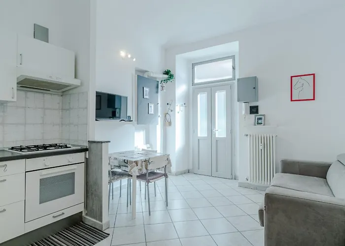 Appartamento Guesthost - Walk To The Po River & Center Torino