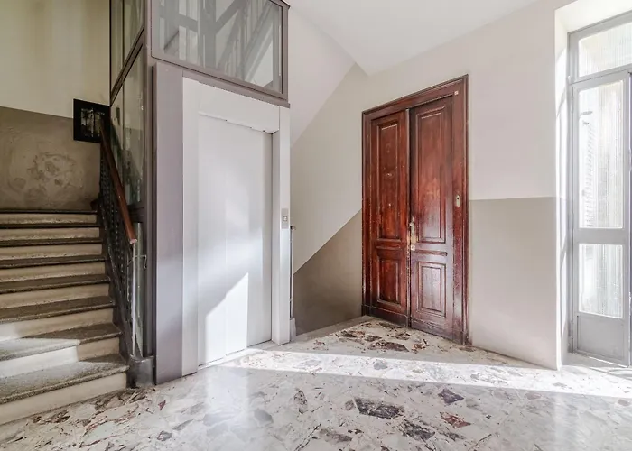 Appartamento Guesthost - Walk To The Po River & Center