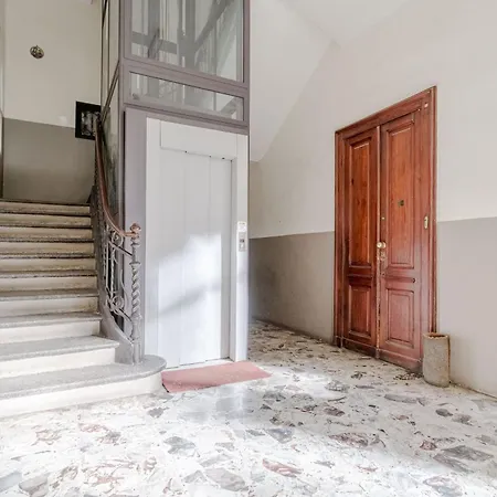 Guesthost - Walk To The Po River & Center