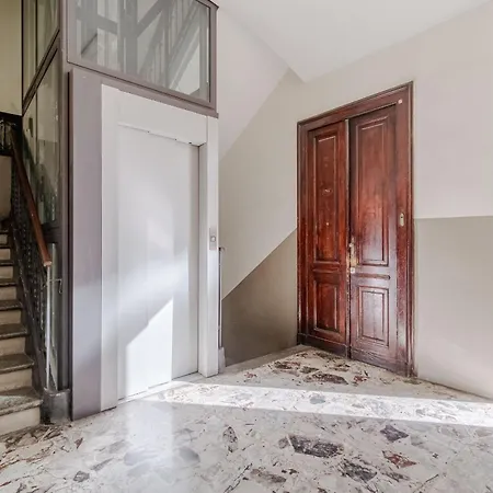 Apartment Guesthost - Walk To The Po River & Center